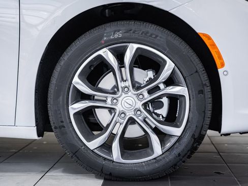 New 2026 Chrysler Pacifica Pinnacle w/ Trailer Tow Group image 17