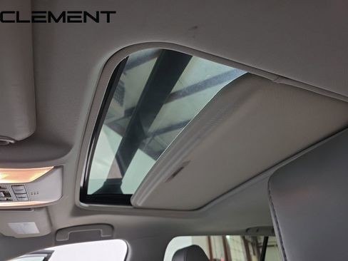 Used 2021 Toyota RAV4 XLE Premium FWD image 27