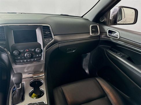 Used 2018 Jeep Grand Cherokee Limited w/ Trailer Tow Group IV image 15