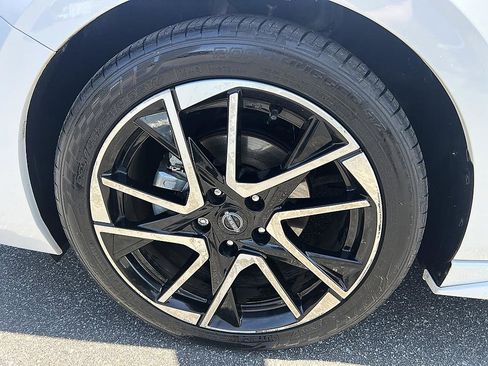 Certified 2024 Nissan Sentra SR w/ SR Premium Package FWD image 9