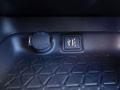 Used 2023 Toyota RAV4 XLE image 28