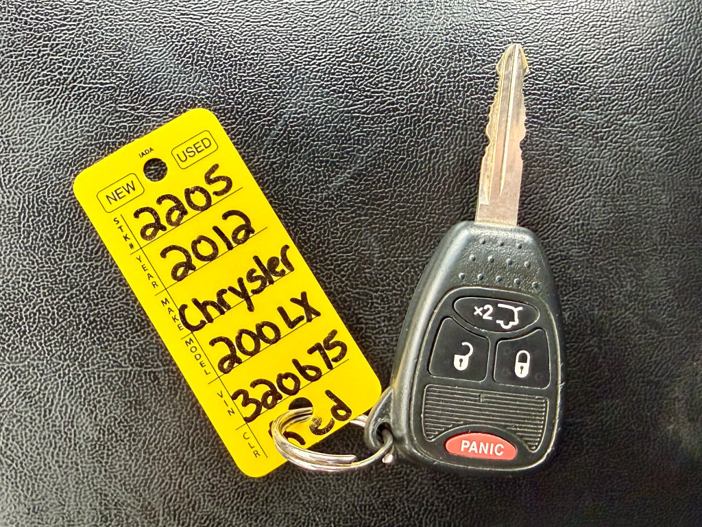 Used 2012 Chrysler 200 LX FWD image 26