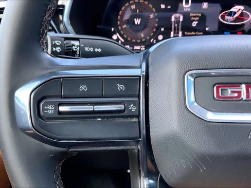 Used 2024 GMC Canyon AT4 w/ Technology Package AWD/4WD image 24