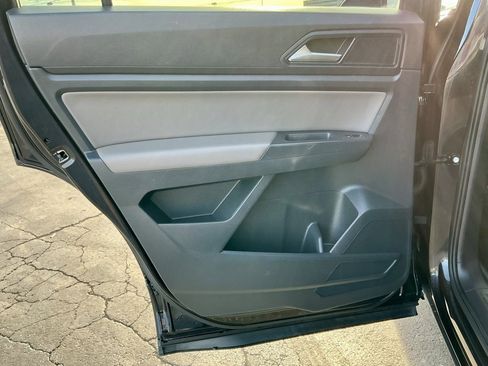 Used 2021 Volkswagen Atlas S image 32