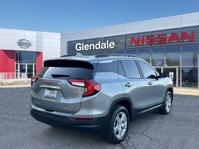 Used 2023 GMC Terrain SLE w/ Driver Convenience Package AWD/4WD image 4