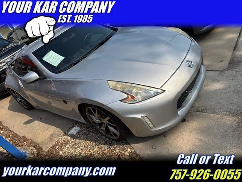 Used 2014 Nissan 370Z Coupe w/ Sport Package RWD image 1