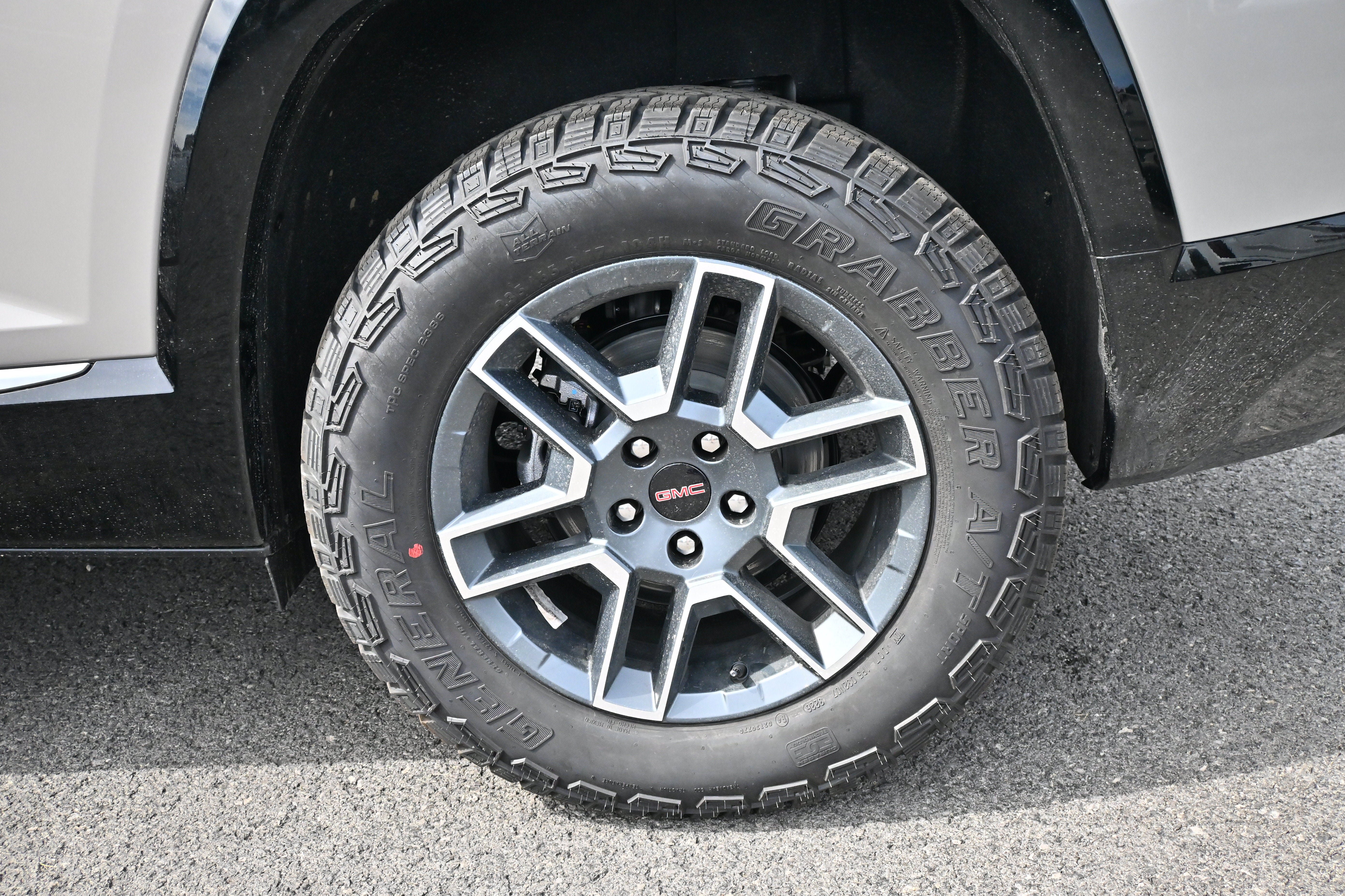 New 2027 GMC Terrain AT4 w/ Technology Package II AWD/4WD image 11