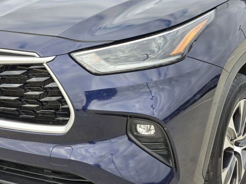 Used 2021 Toyota Highlander XLE image 7