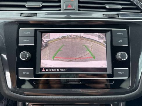 Used 2021 Volkswagen Tiguan S FWD image 25