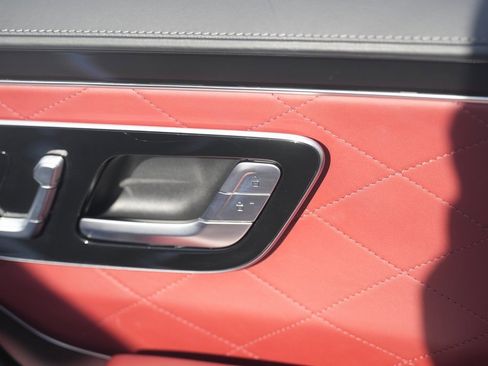 Used 2022 Mercedes-Benz S 580 4MATIC Sedan w/ AMG Line Package image 43