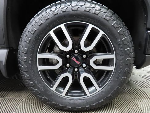 Used 2024 GMC Sierra 1500 AT4 image 8