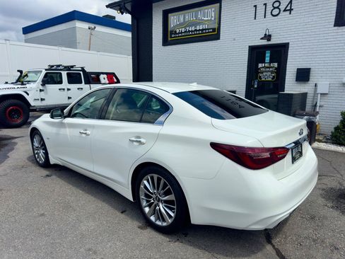 Used 2018 INFINITI Q50 Luxe w/ Essential Package (3.0T Luxe) RWD image 3