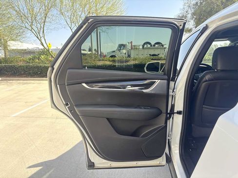 Used 2020 Cadillac XT5 Premium Luxury AWD/4WD image 12