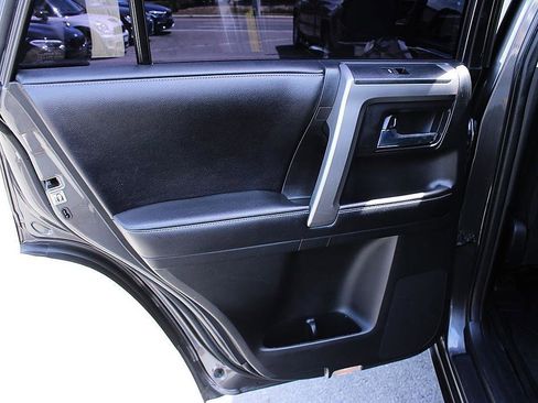 Used 2018 Toyota 4Runner SR5 image 19