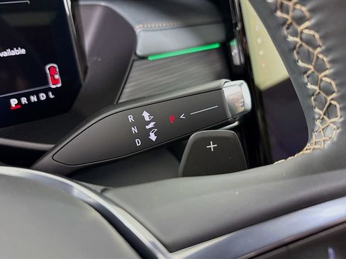 New 2026 GMC Acadia AT4 w/ Luxury Package AWD/4WD image 17