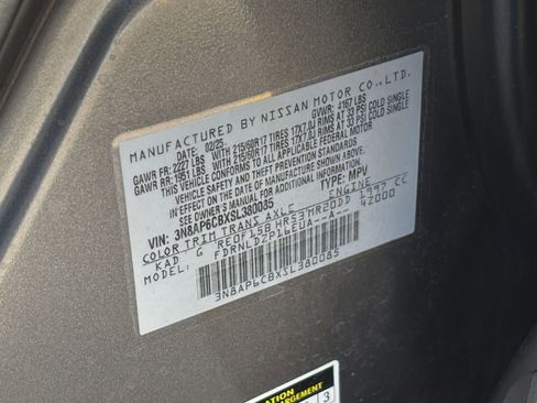 Used 2025 Nissan Kicks SV image 24