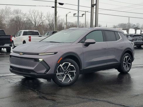 New 2026 Chevrolet Equinox EV LT FWD image 37