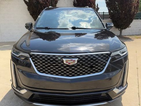 Used 2023 Cadillac XT6 Premium Luxury w/ LPO, Floor Liner Package AWD/4WD image 8