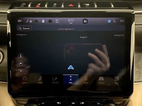 Used 2023 Jeep Grand Cherokee Limited w/ Luxury Tech Group II image 23