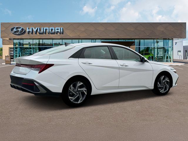 New 2025 Hyundai Elantra SEL FWD image 8
