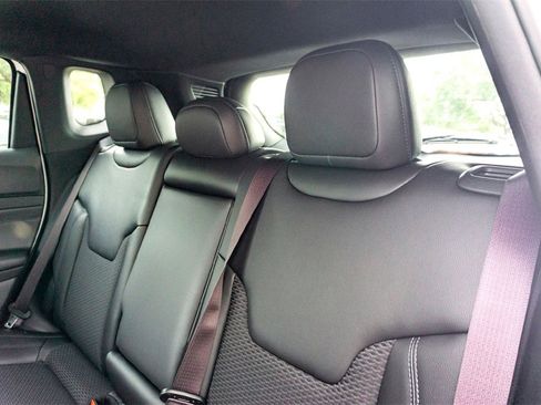 New 2026 Jeep Compass Latitude image 17