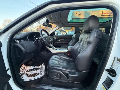 Used 2015 Land Rover Range Rover Evoque Pure Premium image 8