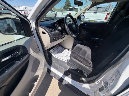 Used 2014 RAM C/V Tradesman FWD image 13