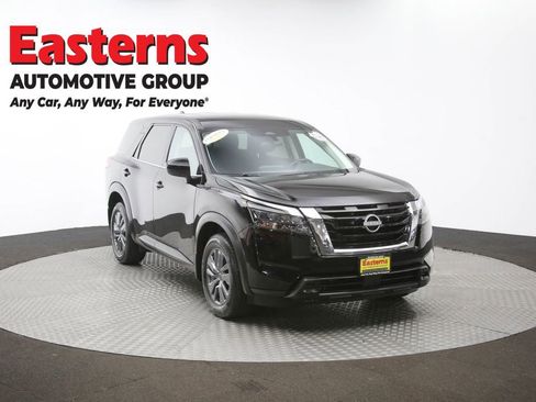 Used 2024 Nissan Pathfinder S image 50