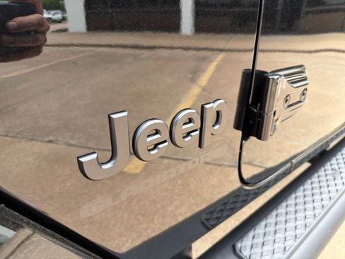 New 2026 Jeep Gladiator Sport AWD/4WD image 10