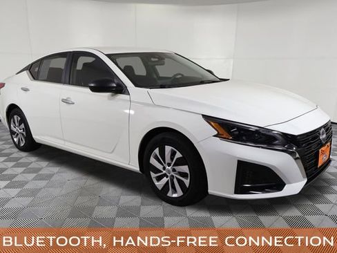 Used 2025 Nissan Altima 2.5 S image 4