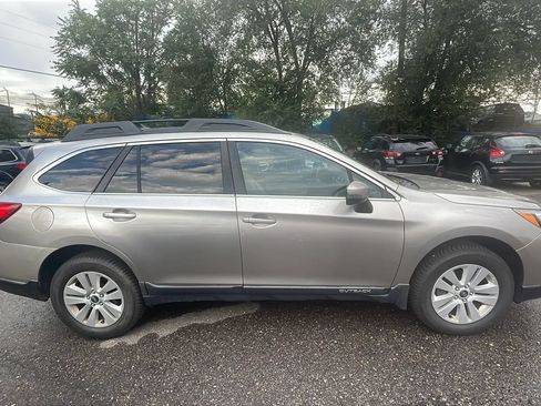 Used 2016 Subaru Outback 2.5i Premium AWD/4WD image 7