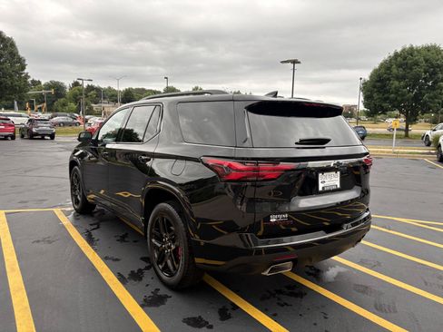 Used 2023 Chevrolet Traverse Premier w/ Redline Edition AWD/4WD image 4