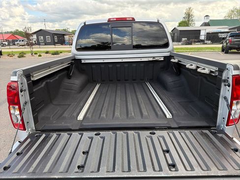 Used 2020 Nissan Frontier SV AWD/4WD image 15