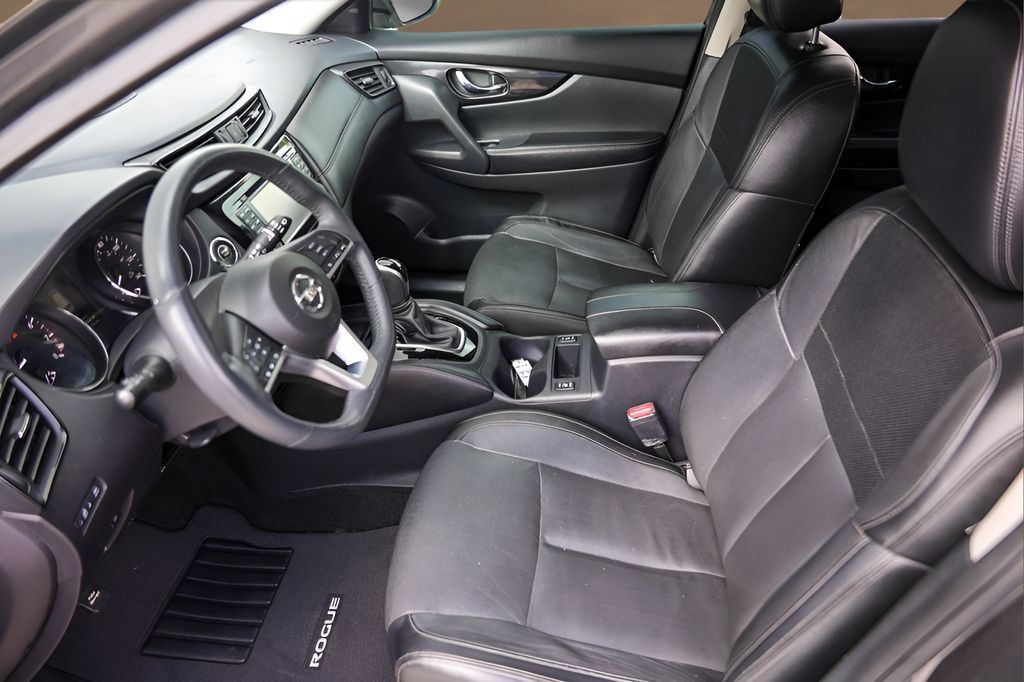 Used 2017 Nissan Rogue SL FWD image 9