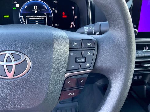 Used 2025 Toyota Camry LE image 24