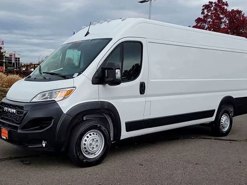 New 2026 RAM ProMaster 3500 w/ Premium Convenience Group image 4