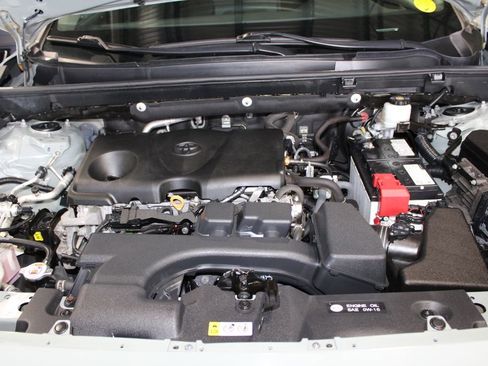 Used 2022 Toyota RAV4 XLE AWD/4WD image 13