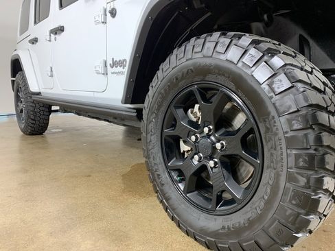 Used 2019 Jeep Wrangler Unlimited Sahara w/ Quick Order Package 24M Moab image 6