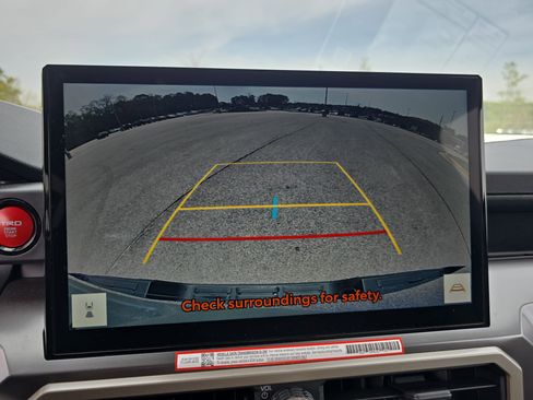 Used 2024 Toyota Tacoma TRD Sport image 23