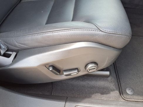 Certified 2023 Volvo XC60 B5 Plus w/ Protection Package Premier FWD image 12