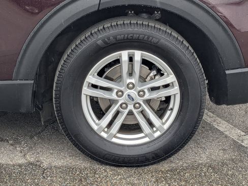 Used 2023 Ford Explorer XLT w/ Equipment Group 202A image 10