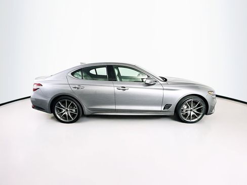 Used 2025 Genesis G70 2.5T image 10