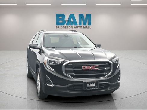 Used 2020 GMC Terrain SLE w/ Driver Convenience Package AWD/4WD image 2