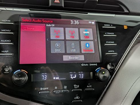 Used 2020 Toyota Camry XLE image 27