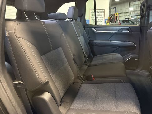 Used 2025 GMC Acadia Elevation image 30