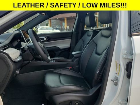 Used 2025 Jeep Compass Limited AWD/4WD image 9