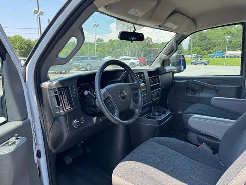 Certified 2022 GMC Savana 2500 w/ Driver Convenience Package image 7