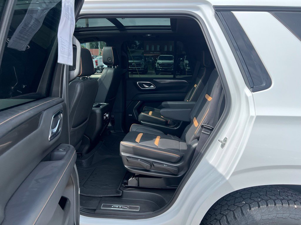 Used 2023 GMC Yukon AT4 w/ AT4 Premium Package AWD/4WD image 17