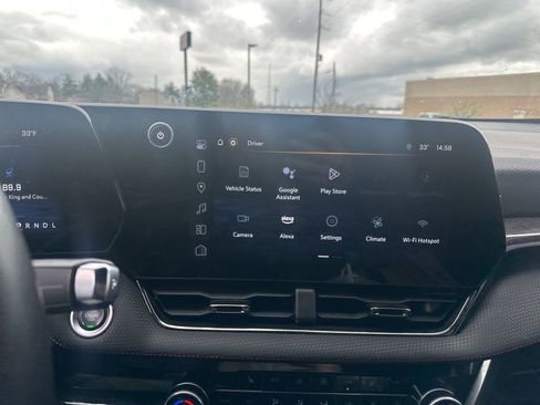 Used 2025 Chevrolet Equinox RS w/ Safety and Technology Package AWD/4WD image 9