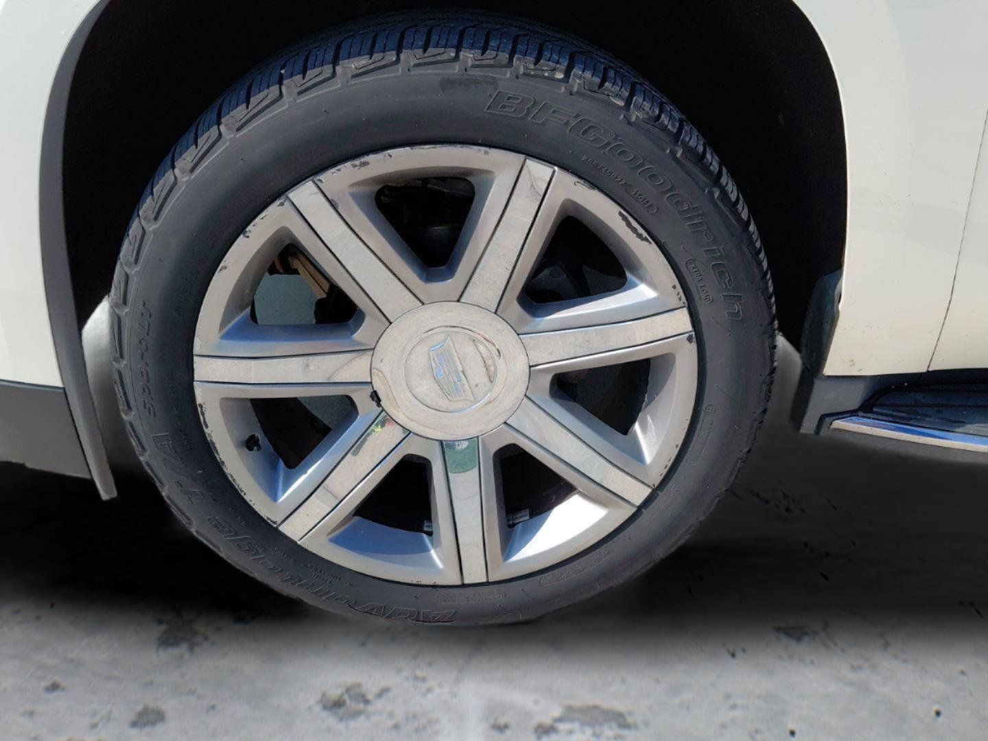 Used 2015 Cadillac Escalade Luxury AWD/4WD image 14